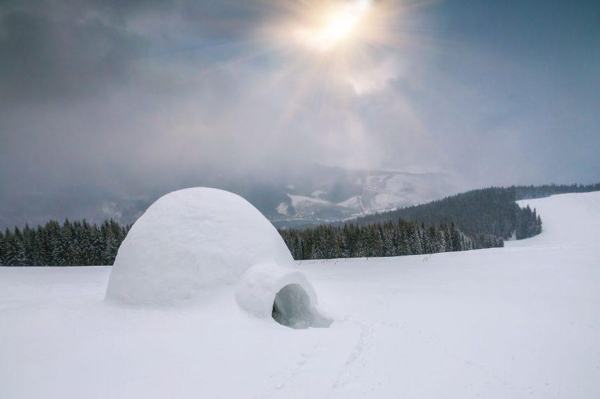 Kodėl eskimų iglu neištirpsta, nors viduje šilta? Įdomūs faktai