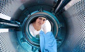 Kodėl į skalbimo mašiną reikia įdėti drėgną servetėlę?