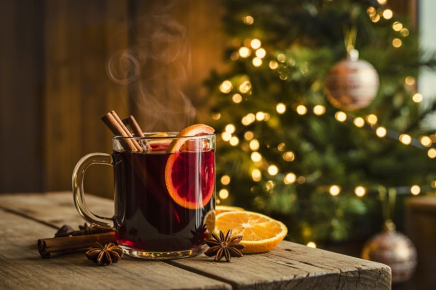 Kodėl karštas vynas gali būti pavojingas: ekspertų perspėjimai šventėms