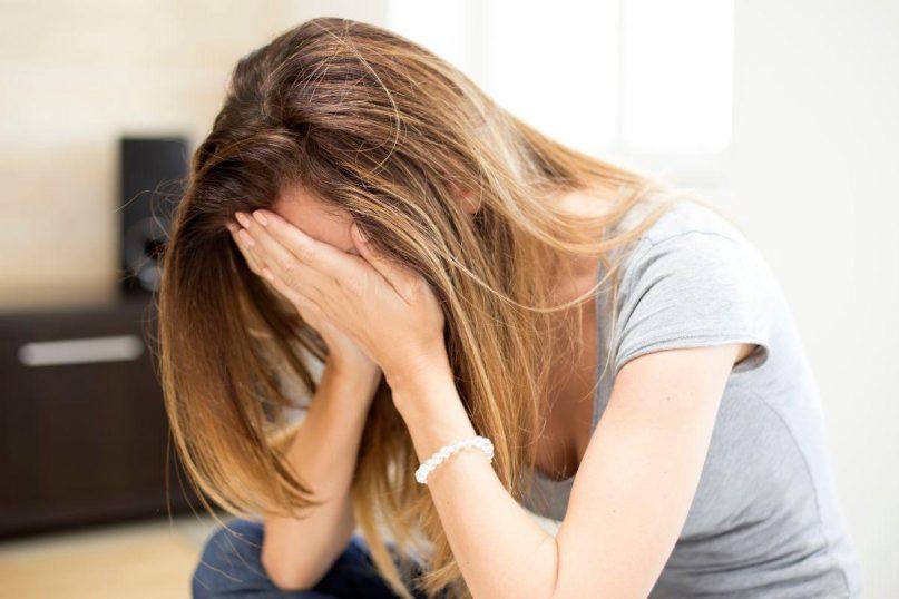 Kodėl mūsų smegenys linkusios į neigiamas mintis ir kaip su tuo kovoti?