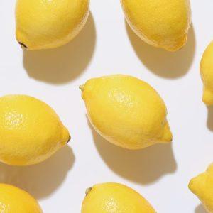 Kodėl šaldiklyje visada vertėtų turėti citrinų?