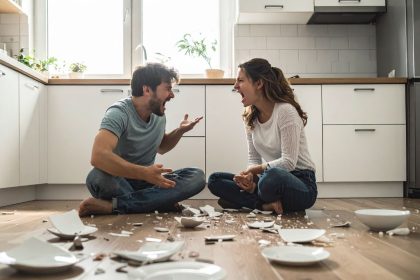 Kodėl traukiu smurtautojus ir manipuliatorius? Psichologai atskleidžia skaudžią tiesą