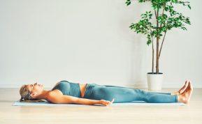 Kodėl verta minkštą lovą pakeisti į kietas grindis?