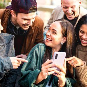 Kodėl Z karta gali tapti nesveikiausia karta istorijoje? Ekspertų įžvalgos apie augančias problemas