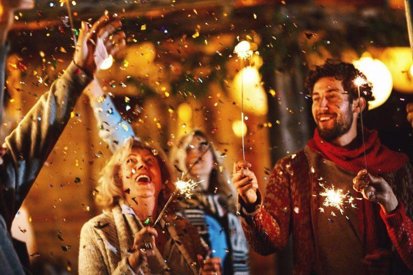 Kokias Naujųjų metų spalvas 2026 pasirinkti, kad pritrauktumėte sėkmę, meilę ir pinigus