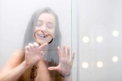 Kurią kūno dalį plaunate pirmiausiai? Štai ką tai sako apie jūsų asmenybę.