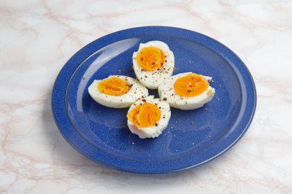 Kurie kiaušiniai naudingesni: kietai ar minkštai virti?