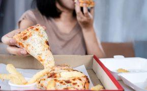 Mitybos įpročiai, kurie gali padaryti, kad atrodytumėte vyresni, ir kaip jų išvengti