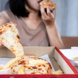 Mitybos įpročiai, kurie gali padaryti, kad atrodytumėte vyresni, ir kaip jų išvengti