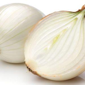 Naktį prieš miegą įdėkite svogūnų į kojines: štai kas atsitiks su jūsų kūnu.