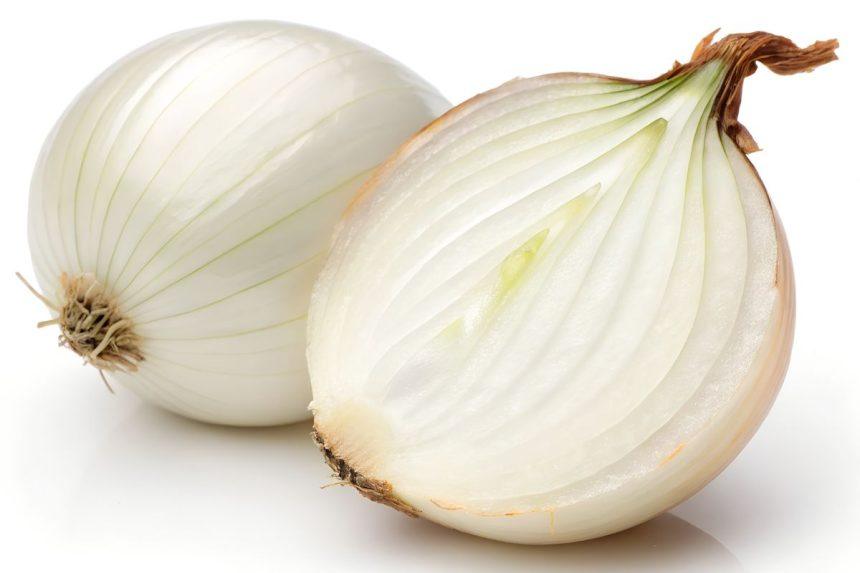 Naktį prieš miegą įdėkite svogūnų į kojines: štai kas atsitiks su jūsų kūnu.