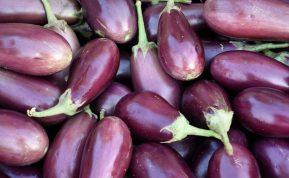 Neįtikėtini baklažanų privalumai ir kas neturėtų valgyti šių daržovių