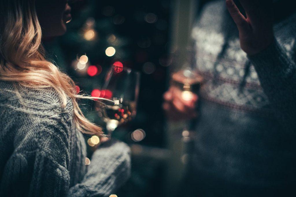 Nemalonūs palinkėjimai iš artimųjų per kūčias: kaip reaguoti ir ką daryti kitaip? Kalėdiniai linkėjimai tampa spaudimu