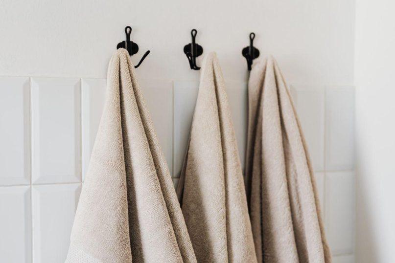 Nepalikite jų vonioje: bakterijos ir grybelis dauginsis kaip pašėlę!