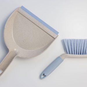 Netikėtas namų triukas su grindų semtuvėliu: pasitarnaus turintiems nedidelę kriauklę