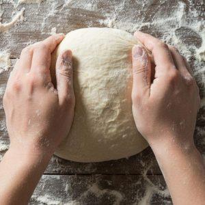 Neturite mielių? Šie pakaitalai išgelbės pyragą net paskutinę minutę