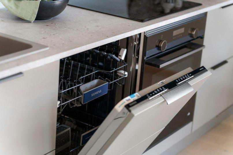 Nežinote, kaip iš indaplovės pašalinti nešvarumus ir nemalonius kvapus? Tiesiog įdėkite TAI ir ją įjunkite!