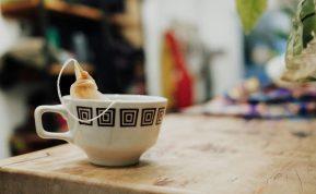 Niekada daugiau nespauskite arbatos maišelio: štai kodėl sugadinate arbatą ir kenkite sau