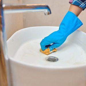 Norite, kad kriauklė per šventes spindėtų? Naudokite šias priemones