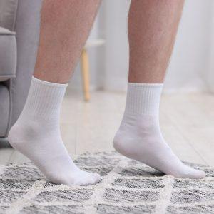 Norite neįtikėtinai baltų kojinių? Skalbdami naudokite vieną priemonę