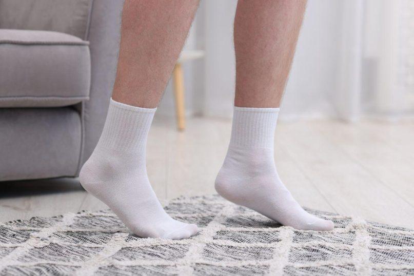 Norite neįtikėtinai baltų kojinių? Skalbdami naudokite vieną priemonę