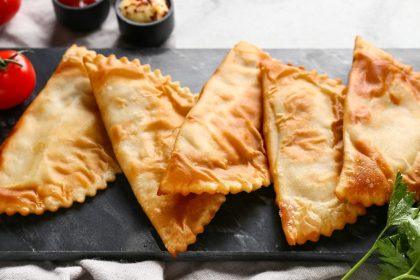 Nostalgiškas čeburekų receptas. Skonis, kuris tirpsta burnoje!