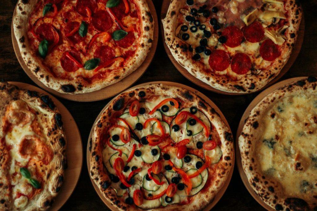 Numesti svorio padės … pica! Mokslininkai negali patikėti tyrimų rezultatu. Kodėl leidžiama diena veikia