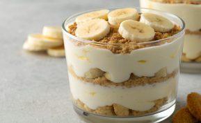 Nuostabus bananų tortas, kurio nereikia kepti. Mano šeima jį dievina net ir per šventes!