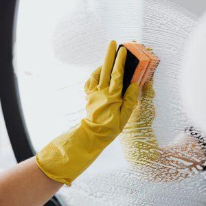 Nuvalykite veidrodį šia priemone ir visi įbrėžimai išnyks!