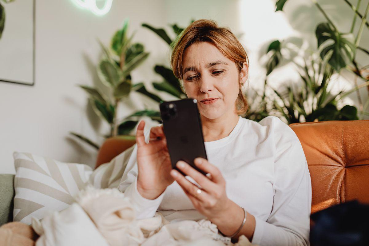 Padėkite telefoną bent kelioms dienoms: skaitmeninis detoksas gali pakeisti jūsų savijautą per šventes