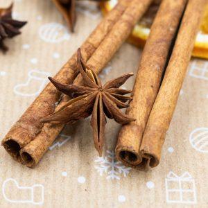 Pakanka vos keturių šaukštų: šis kvapas per kelias minutes namams suteiks šventinę nuotaiką