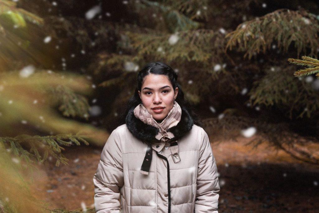 Paprastas būdas nuvalyti pūkinės striukės apykaklę jos neskalbiant. Ką dar reikia žinoti apie pūkinių striukių priežiūrą