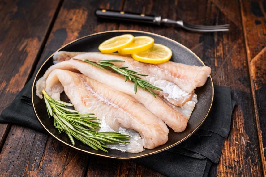 Pasaulis ja mėgaujasi kasdien, o lietuviai dar tik atranda: ši žuvis gali tapti tikru Kūčių stalo atradimu