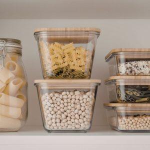 Pasigaminkite šį spintelių valymo mišinį ir kandys jų vengs!