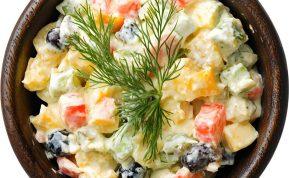 Prancūziškos salotos su ananasais. Gaivus receptas, kuris sužavės svečius per Kalėdas