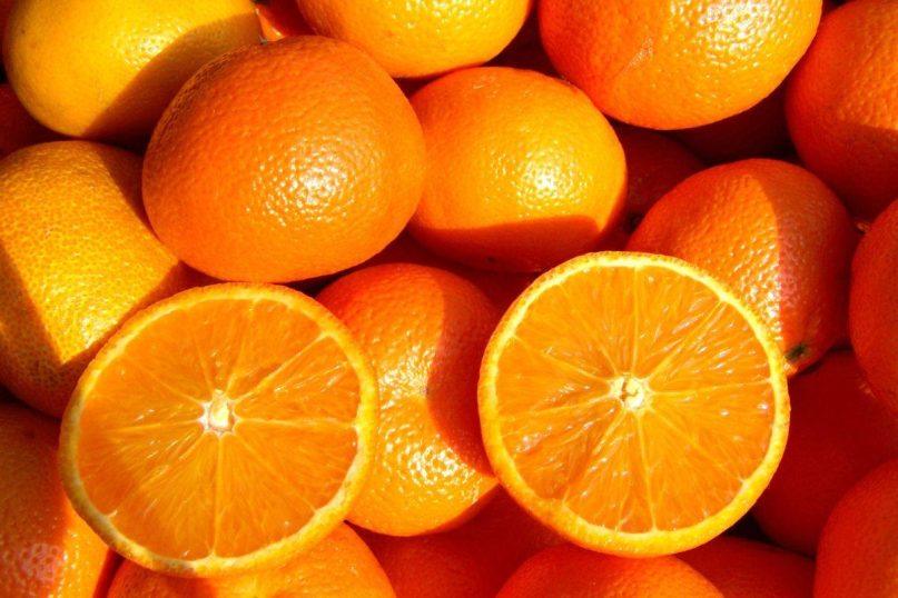 Prieš lupdami apelsinus visada juos įdėkite į mikrobangų krosnelę