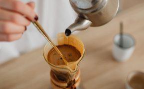 Pusė arbatinio šaukštelio į kavą – ir atsisveikinsite su problema, apie kurią nemalonu kalbėti garsiai