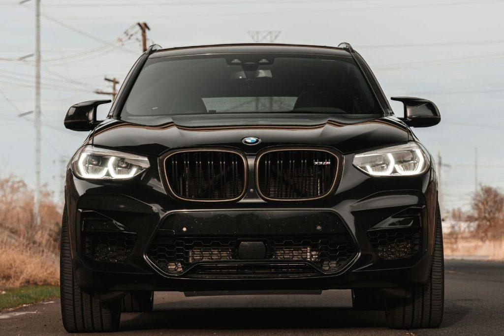 Remiantis TÜV 2025 apklausomis šie 8-9 metų senumo automobiliai yra patys blogiausi. BMW x5 ir x6 modeliai