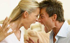 Santykių problemos tyliai griauna gyvenimą: psichologė atskleidė, kaip jos veikia darbą, sveikatą ir sėkmę