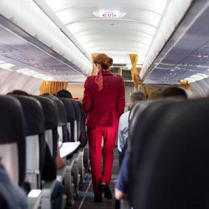 Sėdite lėktuve po šiuo ženklu? Verčiau pasisaugokite