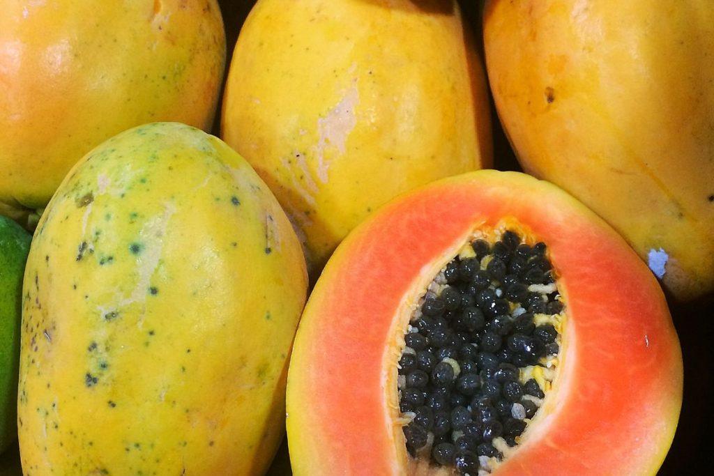 Šią papajos dalį daug kas išmeta, o būtent ji gali padėti lieknėti ir gerinti virškinimą. Kaip išsirinkti tinkamą papają parduotuvėje