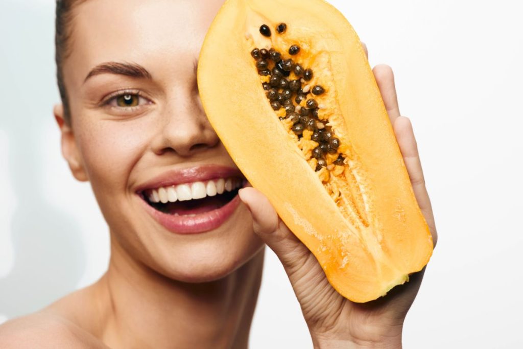 Šią papajos dalį daug kas išmeta, o būtent ji gali padėti lieknėti ir gerinti virškinimą. Kodėl papaja laikoma vienu naudingiausių vaisių