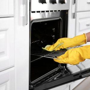 Šio triuko pagalba greitai išvalysite orkaitę. Nusivalys net pridžiūvę maisto likučiai