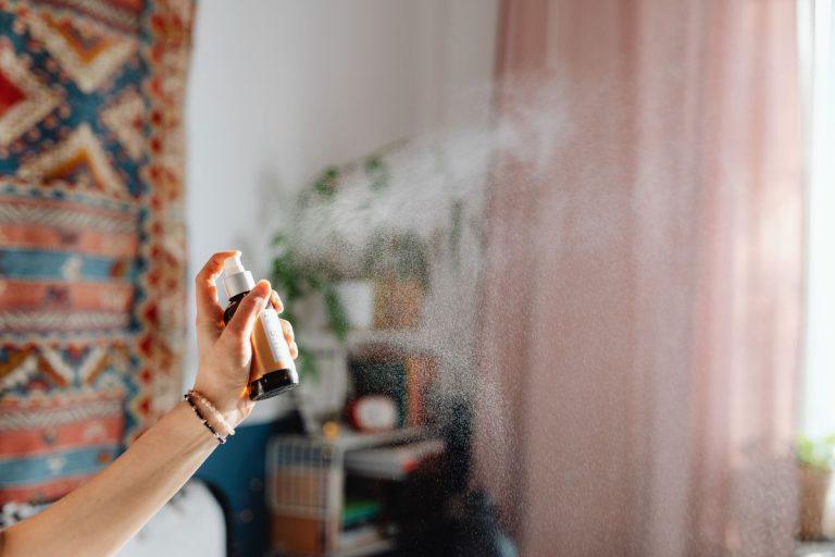 Šis mišinys užpildys jūsų namus maloniu aromatu: jums reikės tik keletos pigių ingredientų. Namų purškiklio gamyba