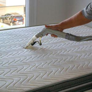 Šis valymo triukas padės išvalyti bet kokio dydžio čiužinį