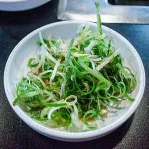 Šis žalumynas - tikra vitaminų bomba, kurią nepelnytai nuvertiname. Būtinai pagardinkite savo šventinius patiekalus!