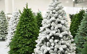 Šita eglutės puošimo klaida gadina Kalėdas: štai kaip blizgučius kabinti kaip tikram profiui