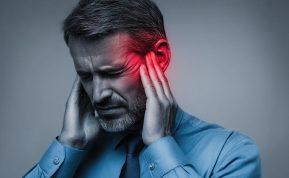 Šių dviejų gėrimų derinys gali sukelti migrenos priepuolį: specialistai perspėja, kodėl verta jo vengti