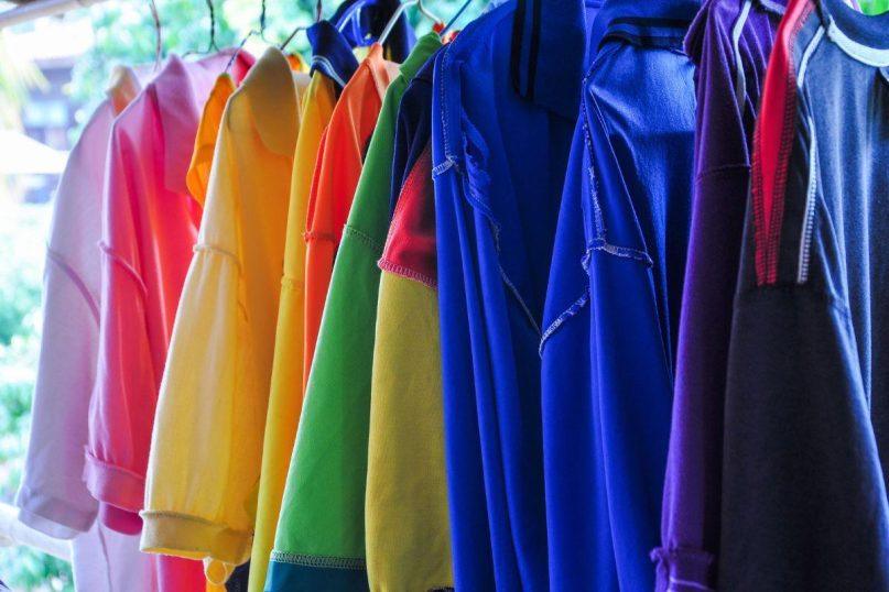 Štai ką drabužių spalva pasako apie žmogaus nuotaiką