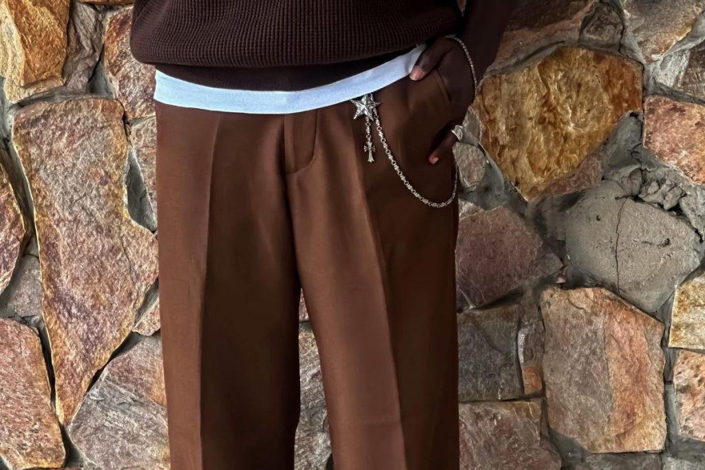 Štai ką drabužių spalva pasako apie žmogaus nuotaiką. Rudi drabužiai